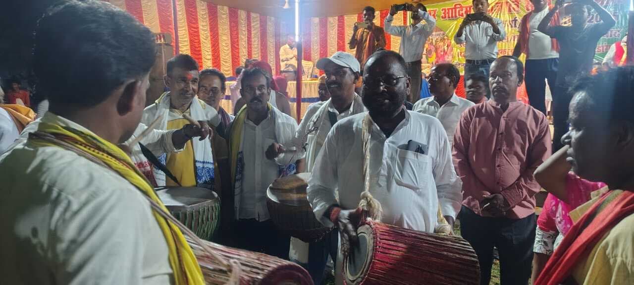 करमा महोत्सव में दिखी संस्कृति की झलक, दिखा प्रकृति प्रेम