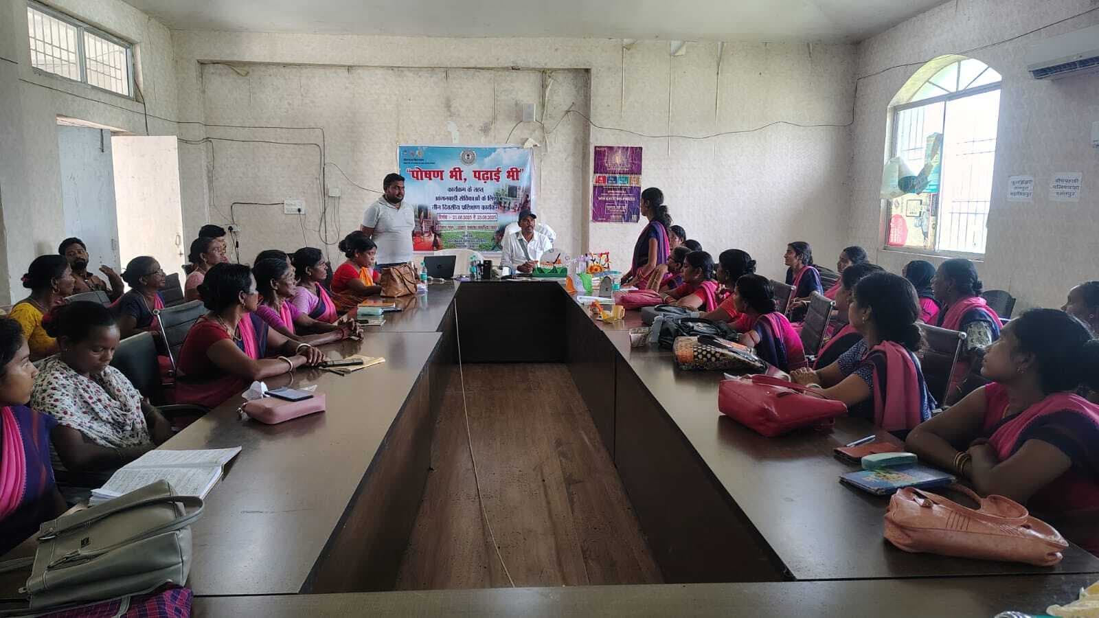 सेविकाओं को ऑनलाइन उपस्थिति का प्रशिक्षण