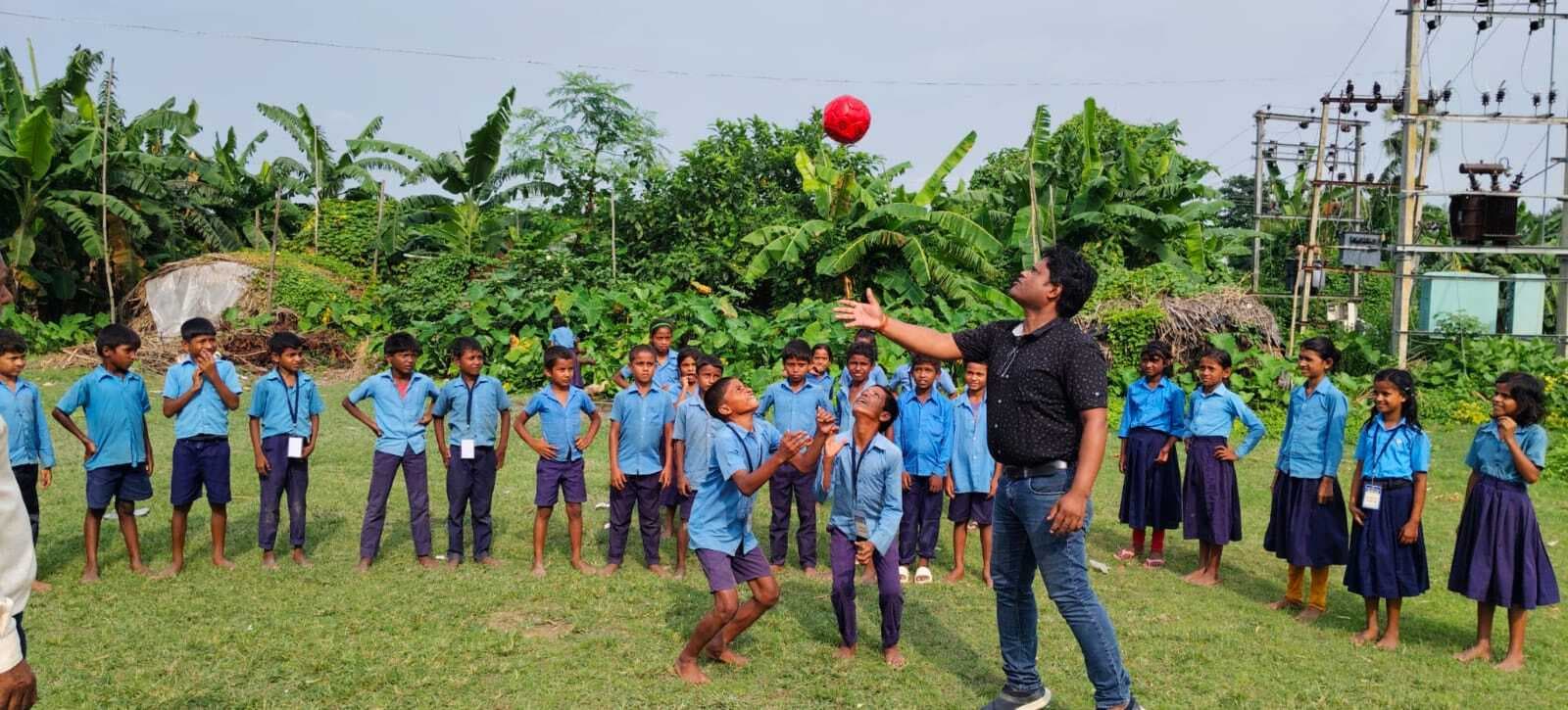 अभिभावक-शिक्षक संगोष्ठी में खेल प्रदर्शन