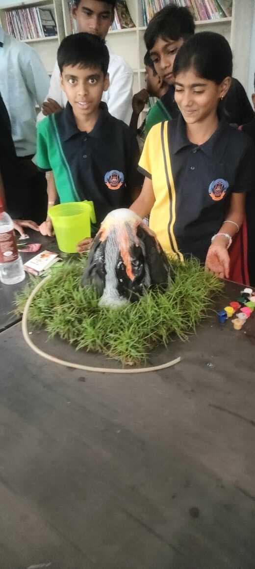 विज्ञान प्रदर्शनी में दिखी बच्चों की वैज्ञानिक प्रतिभा की झलक