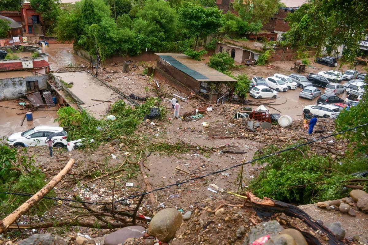 Jammu Kashmir Heavy Rain: जम्मू में टूटा 115 साल का रिकॉर्ड, 24 घंटे में 380 मिमी बारिश; 41 की मौत, ट्रेन सेवा प्रभावित