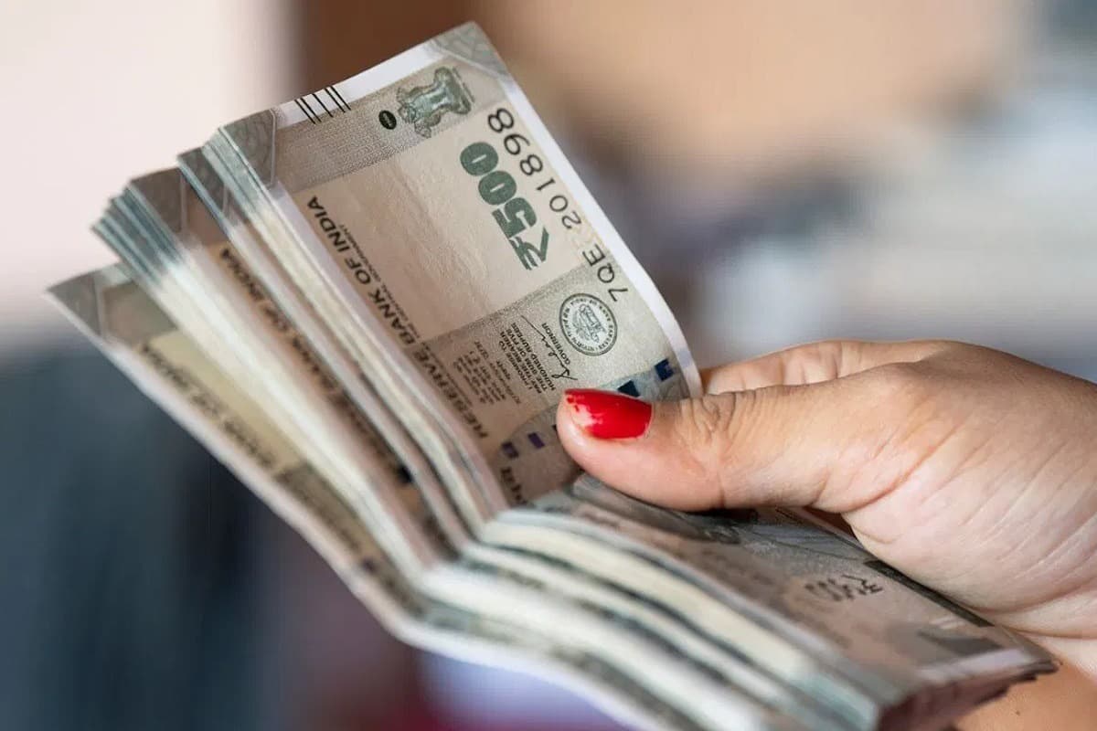 8वें वेतन आयोग से बदलेगी सरकारी कर्मचारियों की तकदीर, जानें 7वें वेतन आयोग से कितना होगा अलग