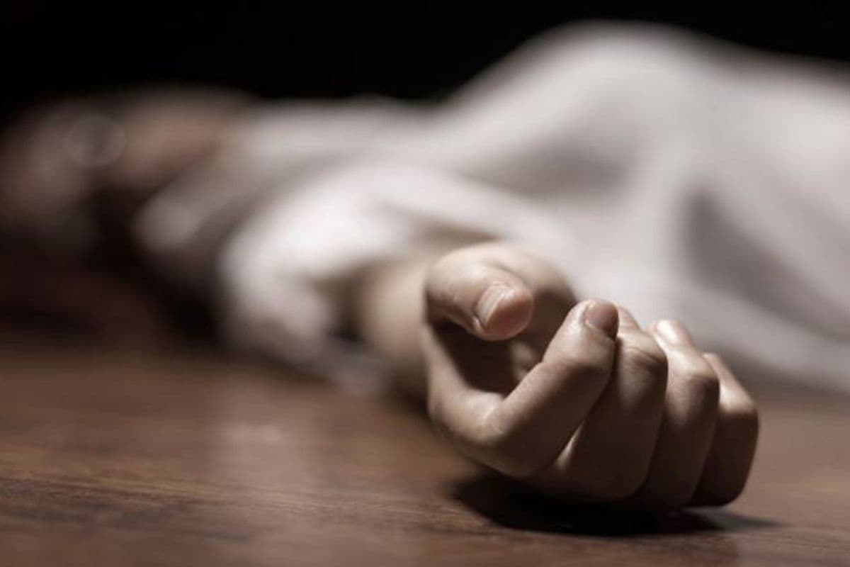Bihar News: हाजीपुर में करंट लगने से महिला की मौत, मवेशियों को चारा देते वक्त बिजली के पोल से टकराई
