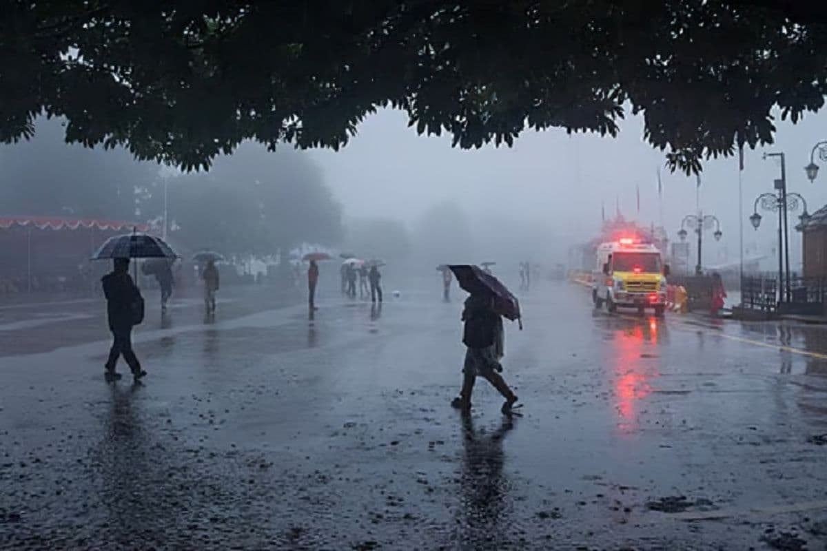 Aaj Bihar ka Mausam: 13 जिलों में अलर्ट, पटना-गया समेत 19 जिलों में तेज हवा और बारिश से तीन दिन तक नहीं मिलेगी राहत