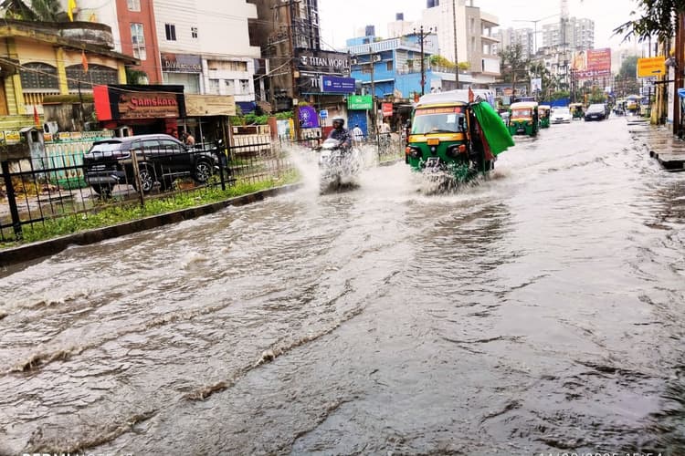 Monsoon 2025: मानसून की शुरू हो गयी वापसी, जानें झारखंड में कैसा रहेगा आज का मौसम