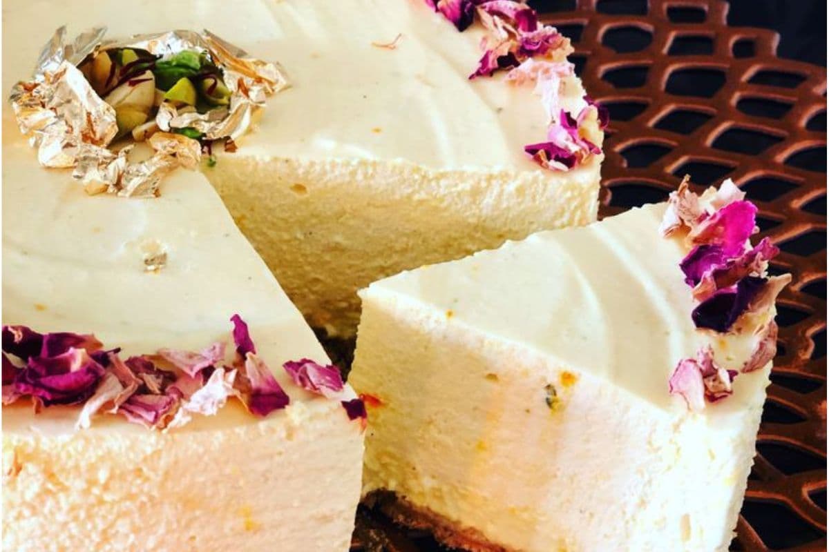 Ambani Style Rasmalai Cheesecake Recipe: मिनटों में बनाये अंबानी स्टाइल रसमलाई चीजकेक