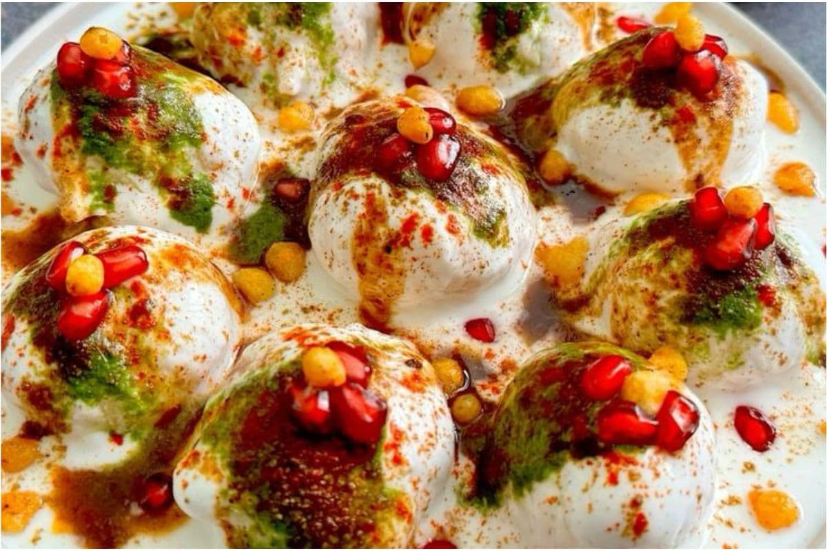 Baked Dahi Bhalla Recipe: बिना फ्राई किए भी बनेंगे एकदम नरम और टेस्टी दही भल्ला
