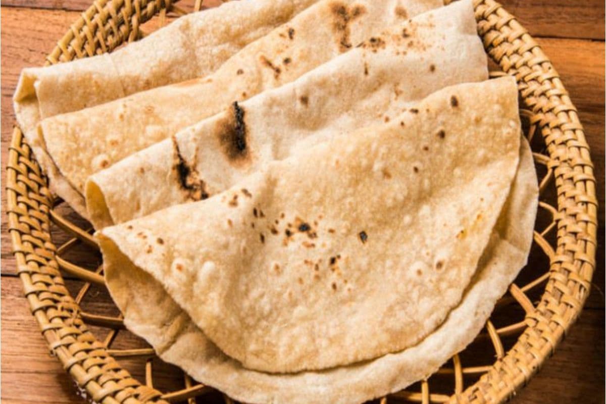 Basi Roti Khane ke Fayde: क्या सच में बासी रोटी खाने से बनती है सेहत, जानें 5 हैरान कर देने वाले फायदे