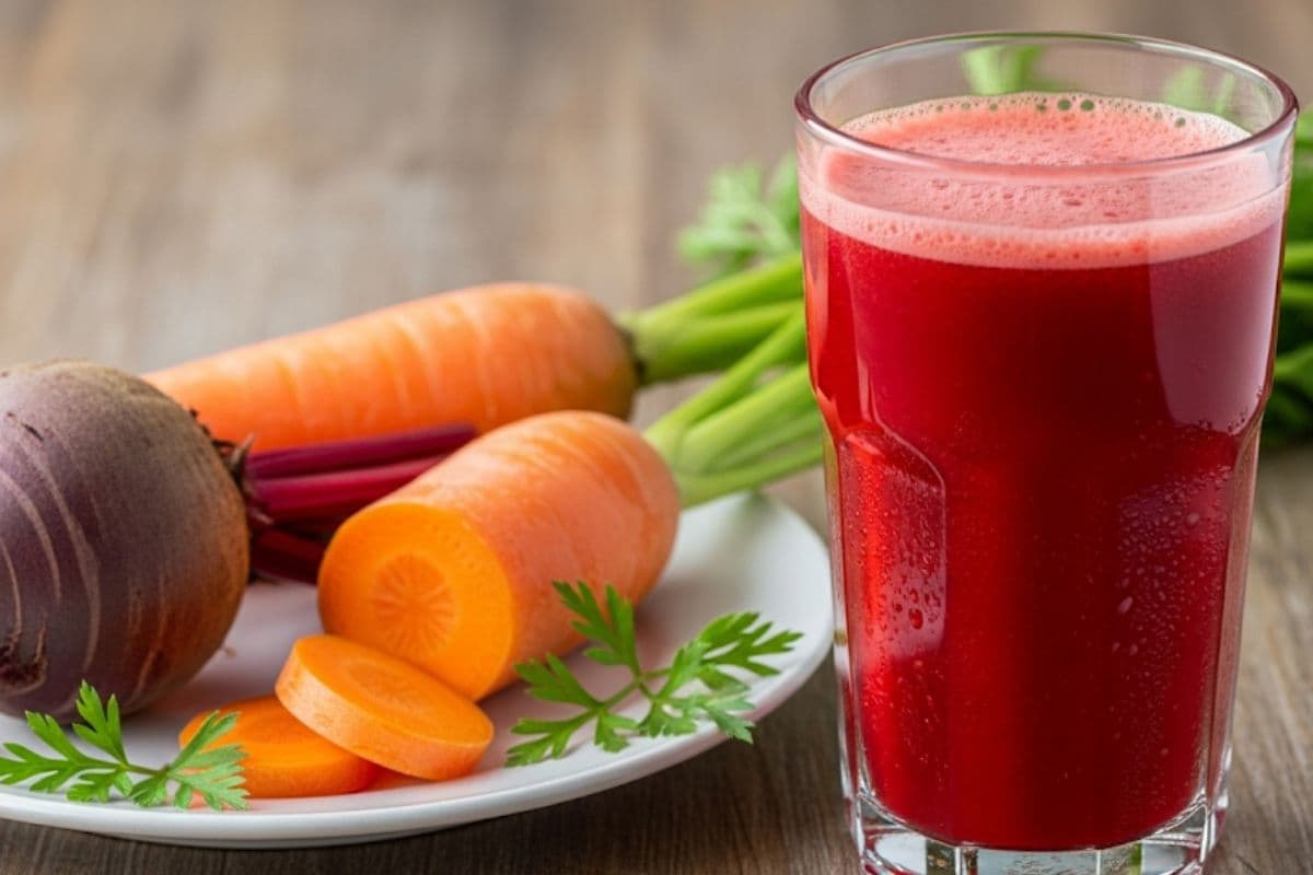 Beetroot and Carrot Juice Recipe: नेचुरल ग्लोइंग स्किन के लिए रोजाना पिएं ये सुपरहेल्दी ड्रिंक, इस तरीके से करें तैयार