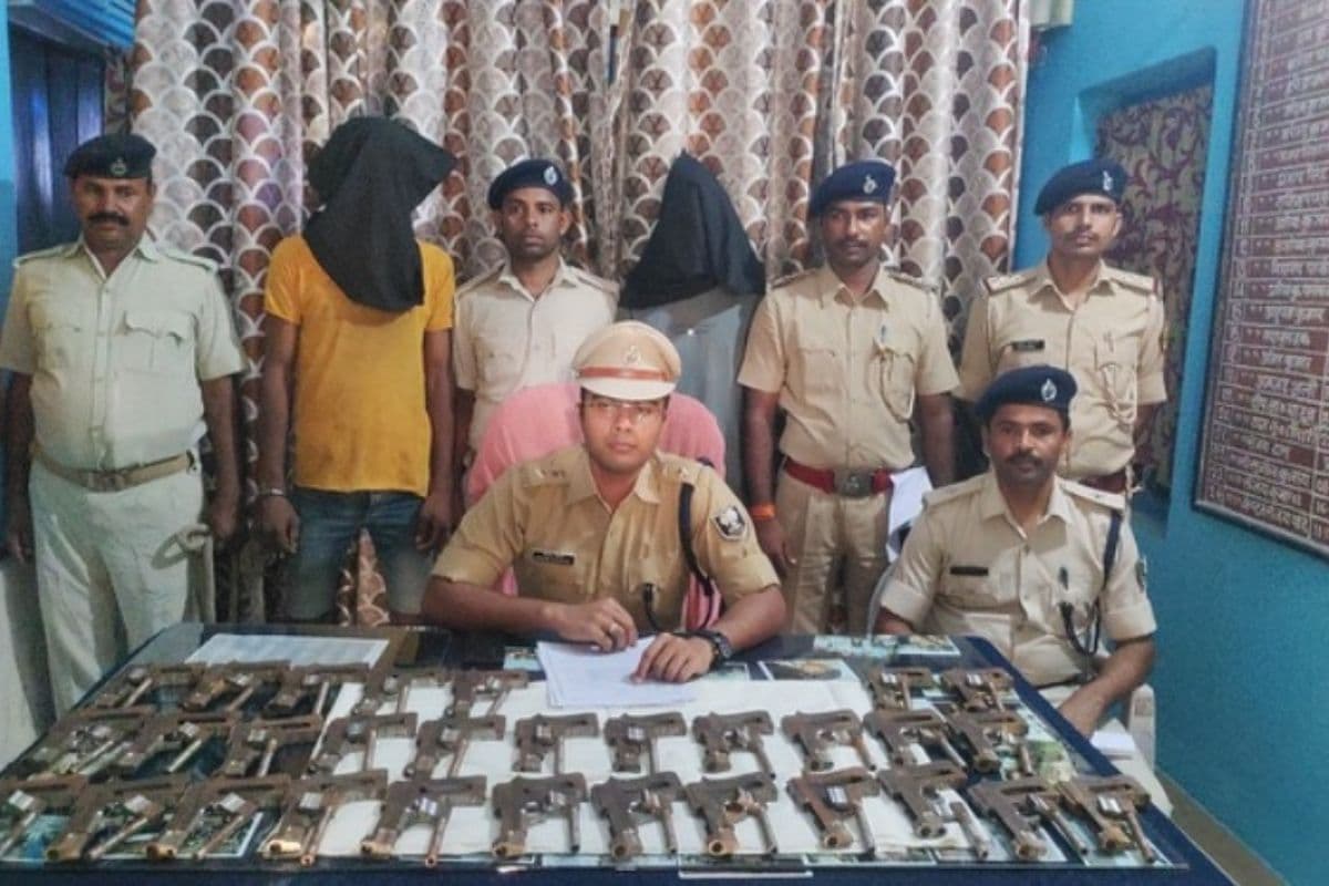 बिहार में हथियार सप्लाई का बड़ा खुलासा, भारी मात्रा में पिस्टल के साथ दो आरोपी गिरफ्तार