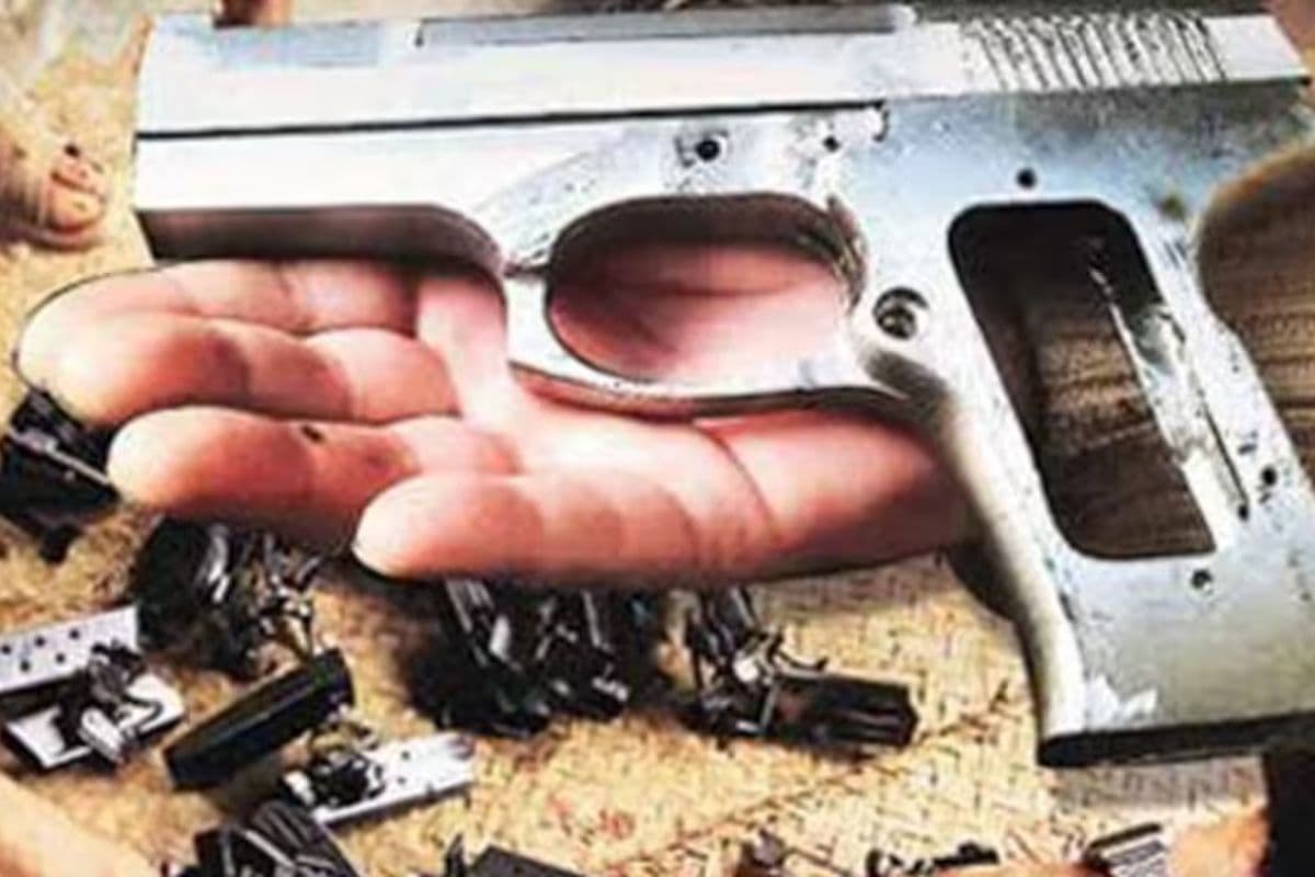 बिहार में अवैध मिनी गन फैक्ट्री का जाल फटा, मुंगेर में दो हथियार बनाने वाले गिरफ्तार