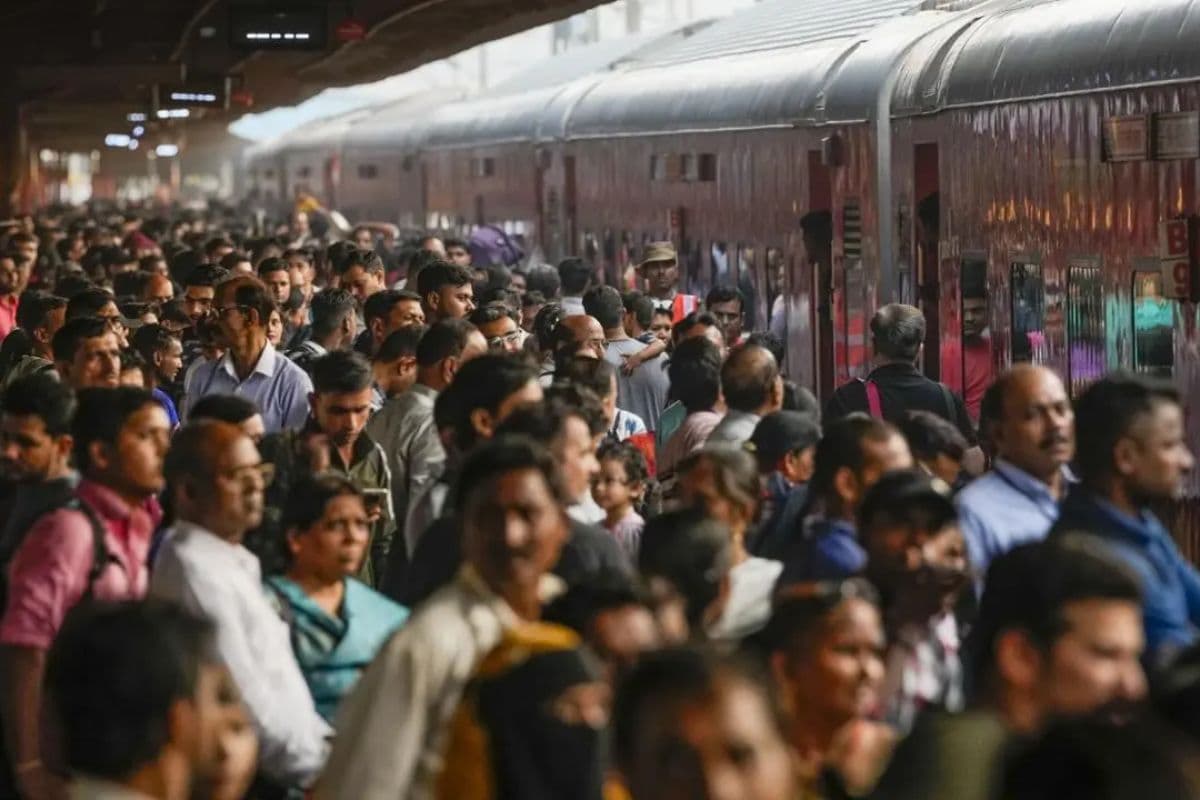 रेलवे ने बिहार की 34 पूजा स्पेशल ट्रेनों का बढ़ाया फेरा, अब दिवाली-छठ में घर आने वालों की टेंशन हुई खत्म