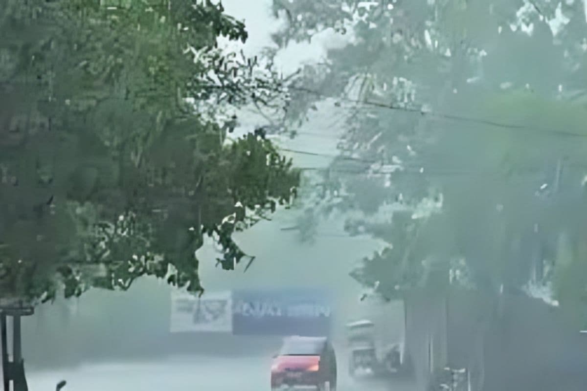 Bihar Weather: सावधान! बिहार के कई जिलों में मूसलाधार बारिश, बिजली गिरने और तेज हवा का खतरा