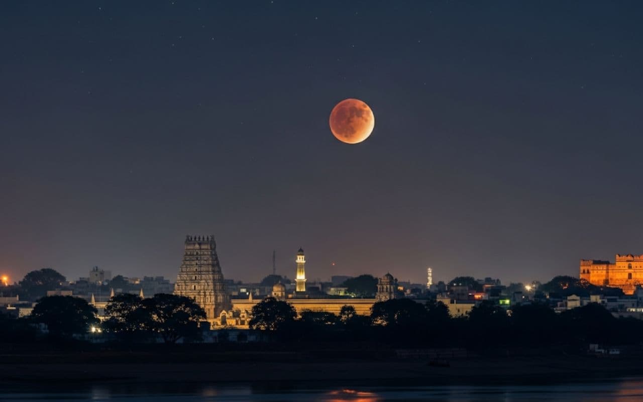 Chandra Grahan 2025: कुछ ही घंटों में लगने जा रहा है साल का दूसरा चंद्रग्रहण, कब से शुरू होगा सूतक काल, भारत के किन शहरों में आएगा नजर, जानें हर डिटेल