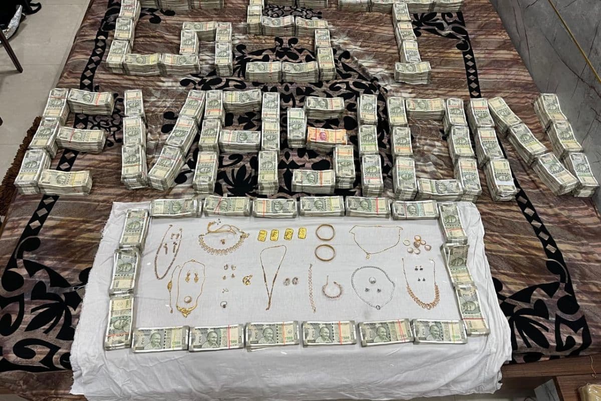 Chhattisgarh News: करोड़ों रुपए की जीएसटी चोरी का खुलासा, 1.64 करोड़ रुपये नकद और 400 ग्राम सोना जब्त