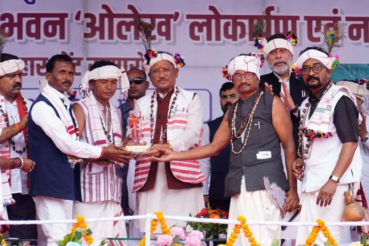 Chhattisgarh News: धुरवा समाज के लिए 5 जगहों पर बनेगा डोम, CM साय ने किया 75 लाख रुपए देने का ऐलान