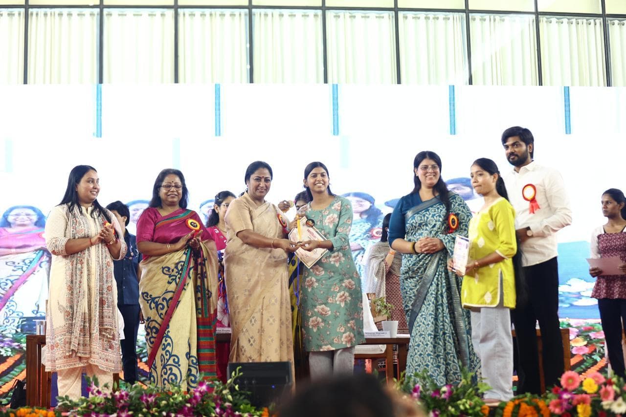 DU: दिल्ली यूनिवर्सिटी के छात्रों को मेट्रो में रियायती सफर की सुविधा देने का किया वादा