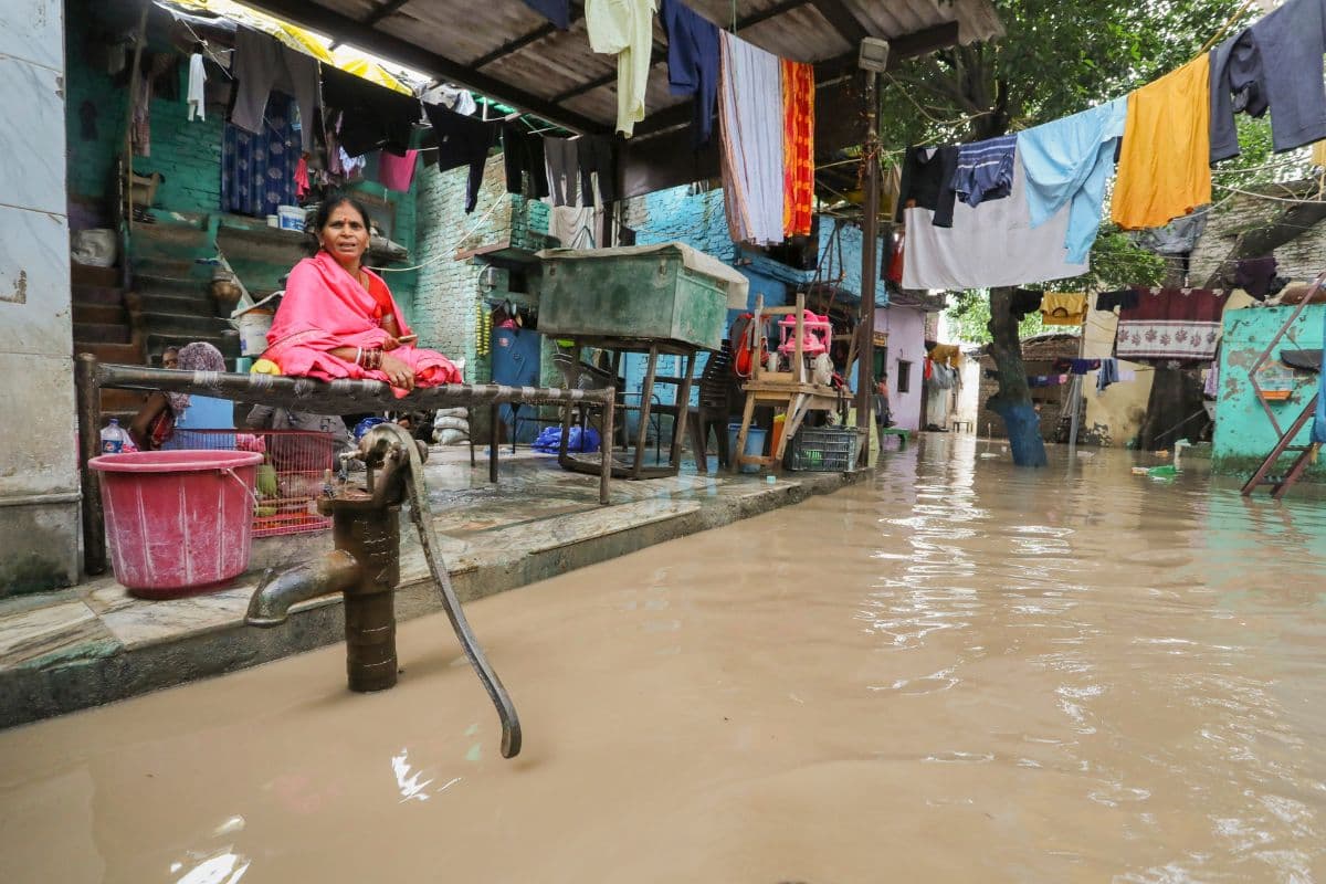 Delhi Flood: यमुना के बढ़ते जलस्तर के कारण दिल्ली में बढ़ा बाढ़ का खतरा