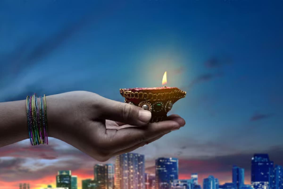 सिर्फ 15 मिनट में बदल सकती है आपकी किस्मत, 21 अक्टूबर को एनएसई-बीएसई देगा आपको मौका