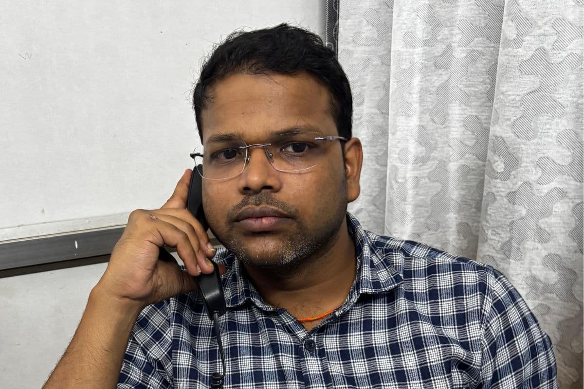 पेट दर्द के साथ काले या लाल रंग का स्टूल हो रहा हो तो क्या करें? डॉक्टर ने दी ये सलाह