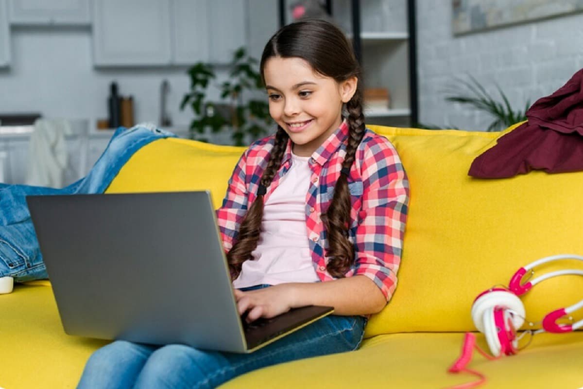 वन स्टूडेंट वन लैपटॉप योजना से छात्रों को फ्री में मिलेगा लैपटॉप! जानें क्या है सच्चाई