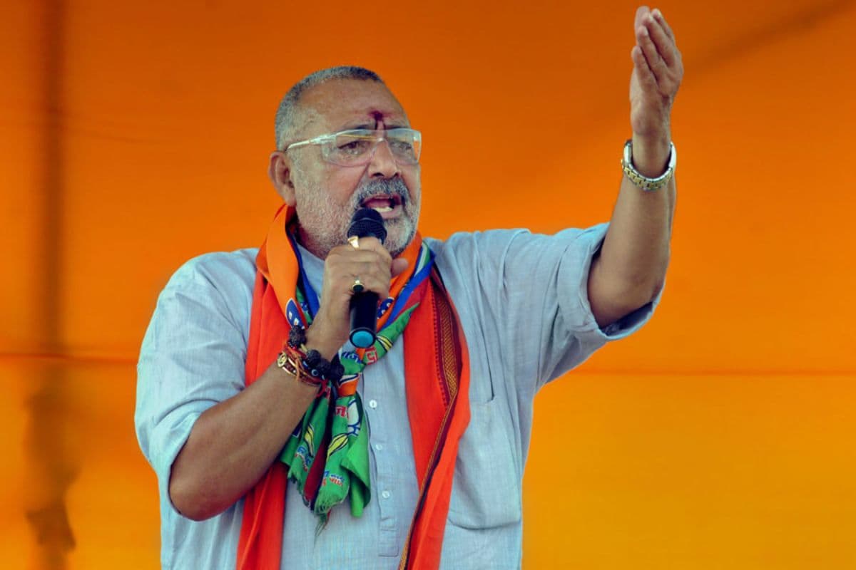 Bihar Politics: तेजस्वी यादव पर बरसे गिरिराज, कहा- कपूतों को दुर्गा मां का आशीर्वाद कभी नहीं मिलेगा