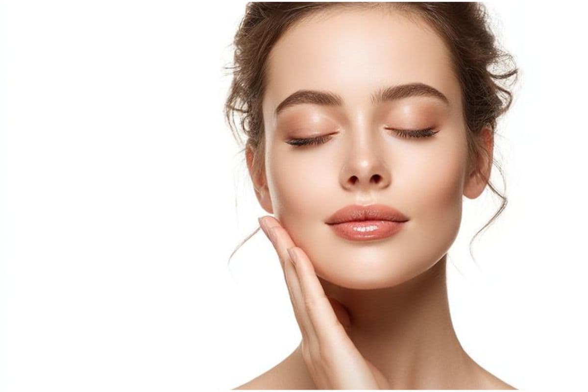 Glycerin For Glowing Skin: ग्लिसरीन से पाएं शीशे जैसी चमकदार त्वचा,जानें इस्तेमाल का सही तरीका