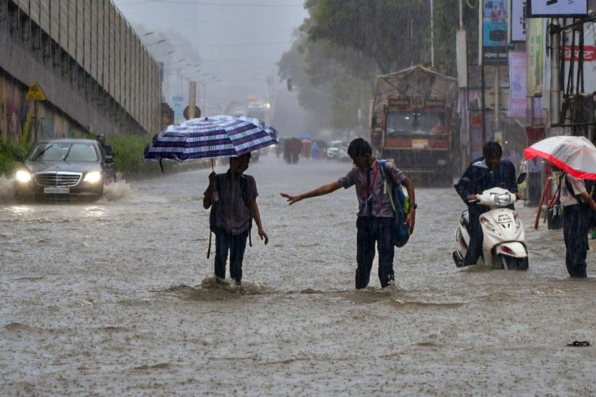 Heavy Rain Warnings: 8 से 13 सितंबर तक बहुत भारी बारिश की चेतावनी, 40 की रफ्तार से चलेंगी हवाएं, अलर्ट जारी