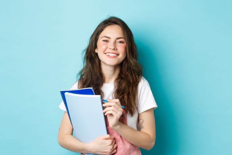 10वीं के बाद साइंस, कॉमर्स या Arts में क्या है बेहतर? सेलेक्ट करते समय इन बातों का रखें ध्यान