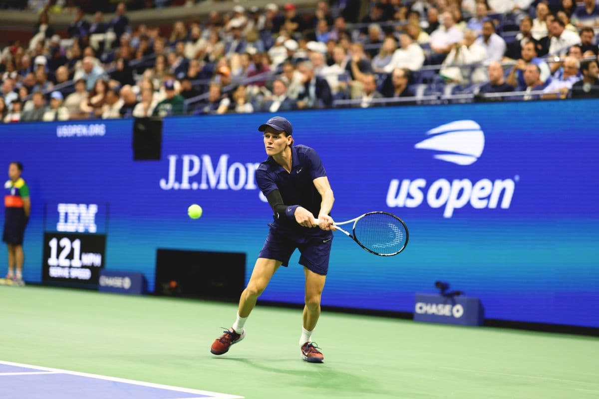US Open 2025: यानिक सिनर सेमीफाइनल में, लोरेंजो मुसेटी को सीधे सेटों में हराकर तोड़ा 37 साल पुराना रिकॉर्ड