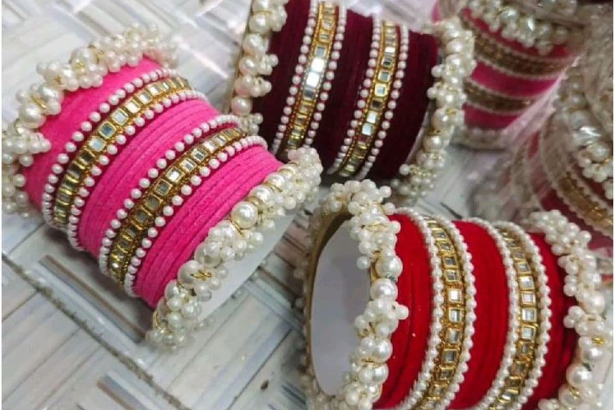 Latest Bangles Design: हल्की खनक और मॉडर्न लुक,देखें लेटेस्ट चूड़ी और कंगन डिजाइन Latest Bangles Design: हल्की खनक और मॉडर्न लुक,देखें लेटेस्ट चूड़ी और कंगन डिजाइन