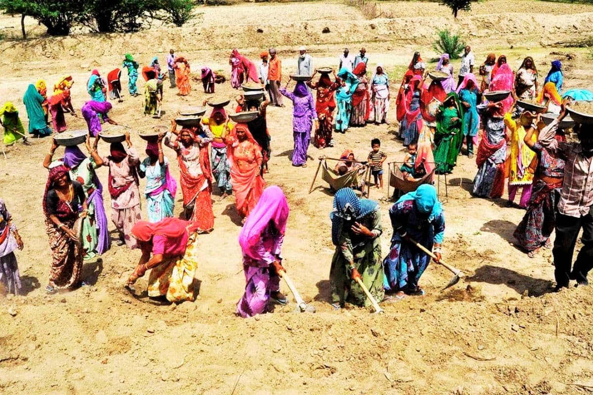 झारखंड की 779 पंचायतों में मनरेगा से आंगनबाड़ी केंद्रों और अन्य ग्रामीण संपत्तियों का निर्माण