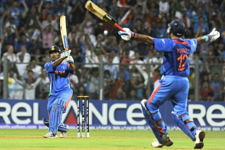 बल्ले और टोपी की कीमत करोड़ों में, क्रिकेटरों की 8 सबसे महंगी और यादगार चीजें हुईं हैं नीलामी