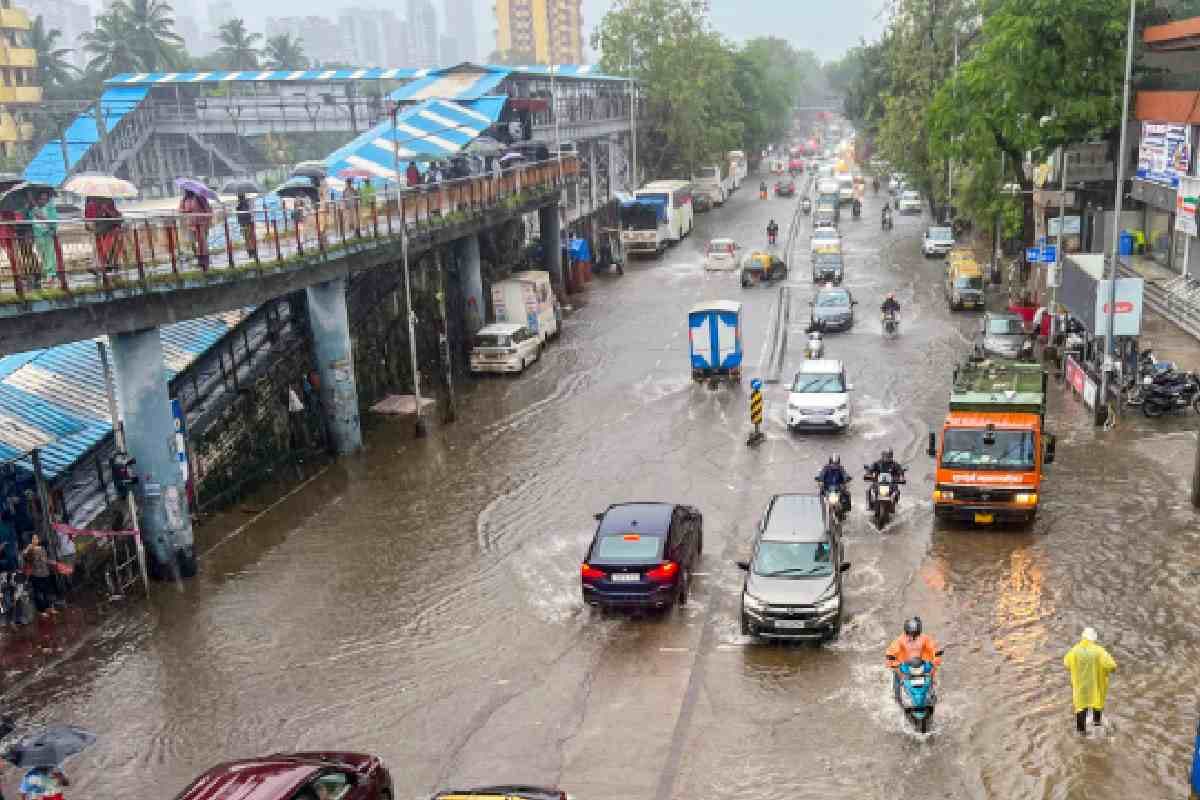 Mumbai Rain : कैसे मनेगा दशहरा, महाराष्ट्र में 3 अक्टूबर तक बारिश के आसार, रेड अलर्ट जारी