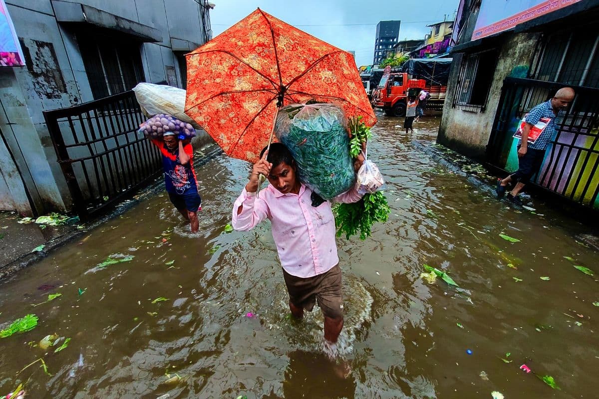 Kal Ka Mausam: महाराष्ट्र में 16 सितंबर को भी बारिश से मचेगी तबाही? स्कूल बंद, येलो और ऑरेंज अलर्ट जारी