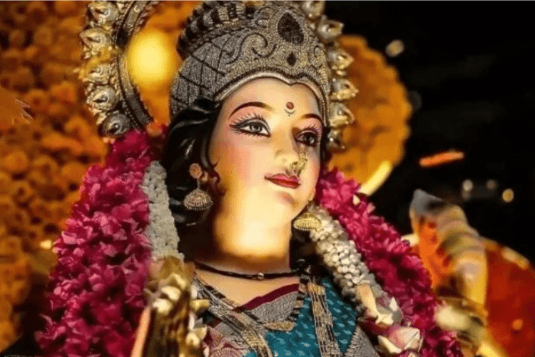 Navratri 2025: नवरात्री शुरू होने से पहले जरूर कर लें ये 5 खास चीजें