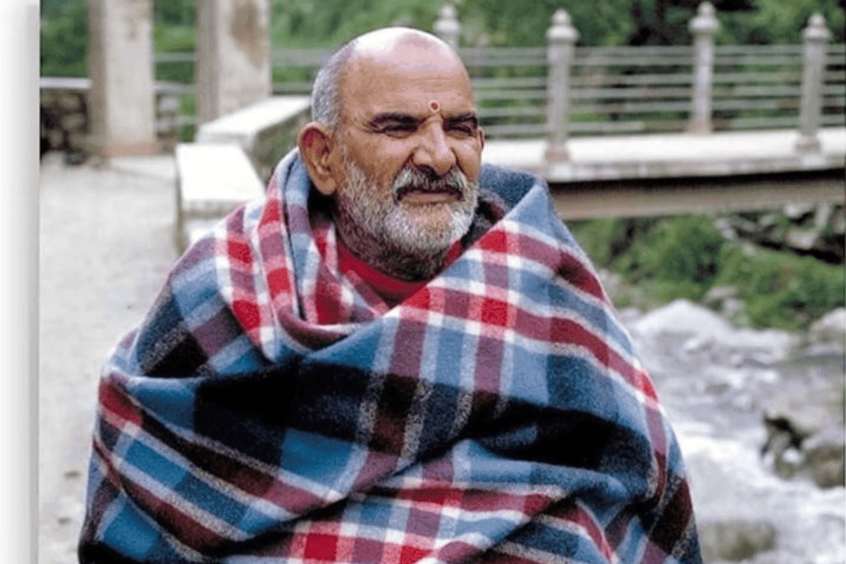 Neem Karoli Baba: अनावश्यक बोलने से बचें और मन की शांति हासिल करें, जानें नीम करौली बाबा की सलाह
