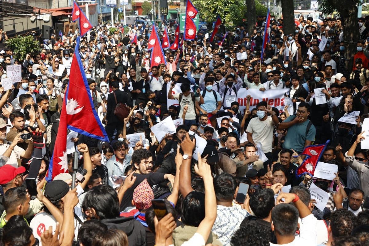 GenZ Protests: नेपाल के बहाने जानें सोशल मीडिया में प्रचलित Gen-Z आखिर है क्या और आप किस जेनरेशन में आते हैं