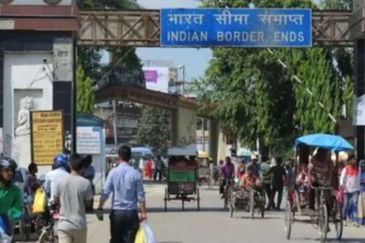 Nepal Protest: नेपाल में हिंसा के बीच बिहार के इन 7 जिलों में हाई अलर्ट, चप्पे-चप्पे पर रखी जा रही पैनी नजर