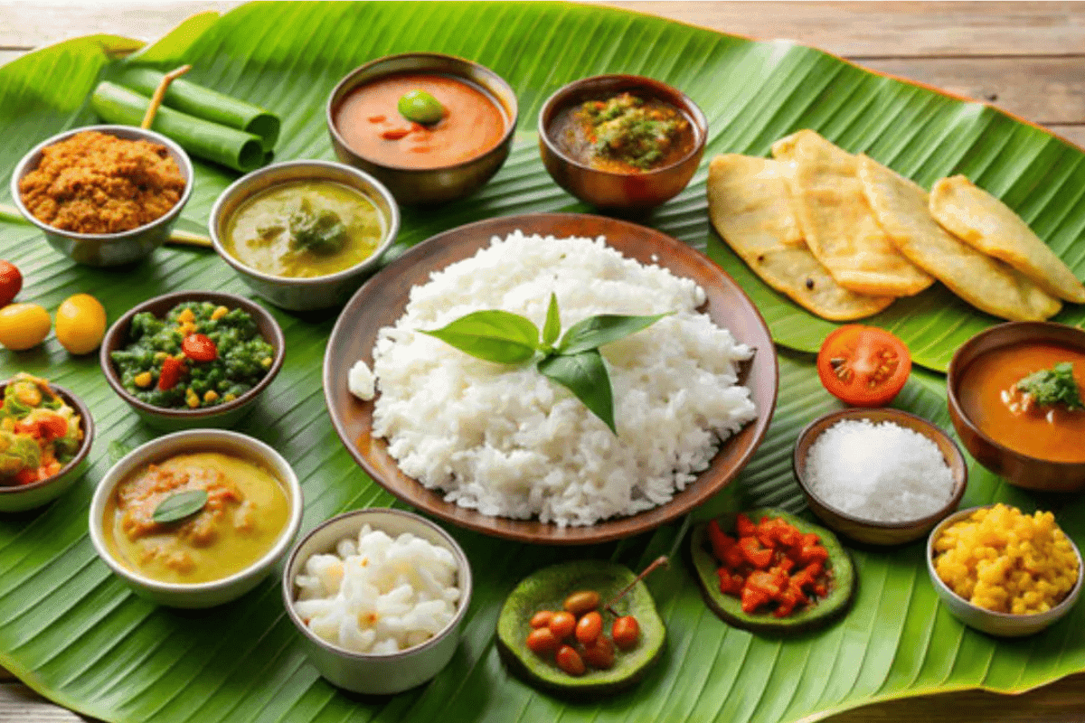 Onam Sadhya: क्या है ओणम साध्या? कौन-कौन से खास व्यंजन से बनती है ये थाली, जानें पूरी लिस्ट यहां