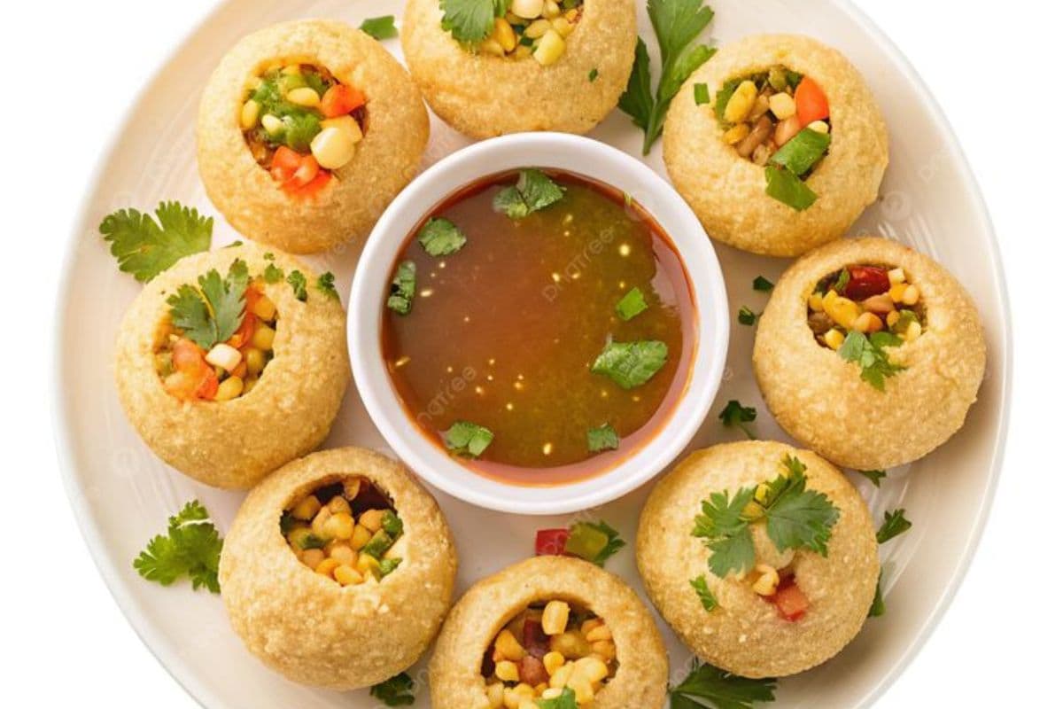 Pani Puri Recipe: घर पर बनाएं स्ट्रीट-स्टाइल कुरकुरी और चटपटी पानी पूरी