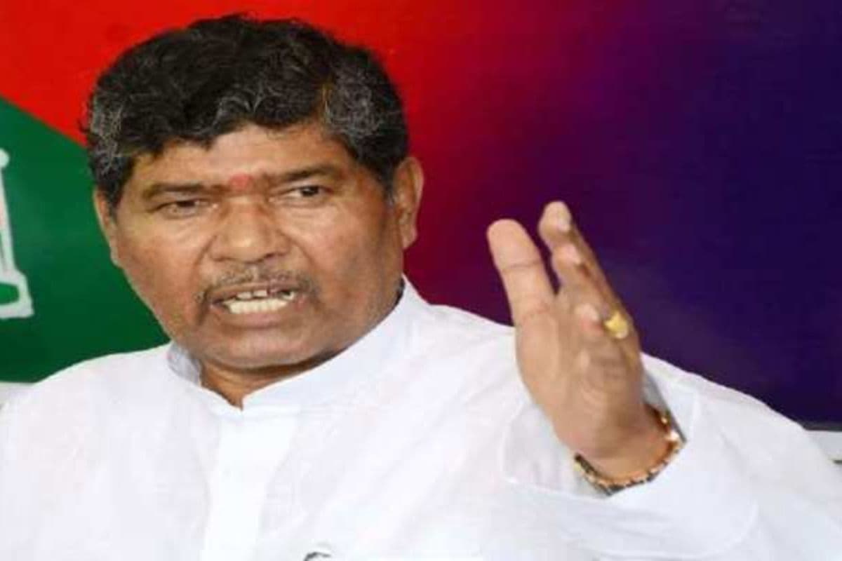 पशुपति पारस पर ये क्या बोल गए तेजस्वी के MLC, बोले- इन पर चर्चा करना भी सही नहीं