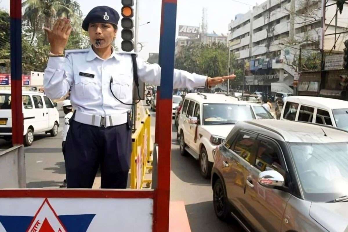 Patna Durga Puja Traffic Plan : नवरात्र पर पटना का ट्रैफिक प्लान,12 सड़कें रहेंगी बंद, गांधी मैदान के चारों ओर नो-पार्किंग