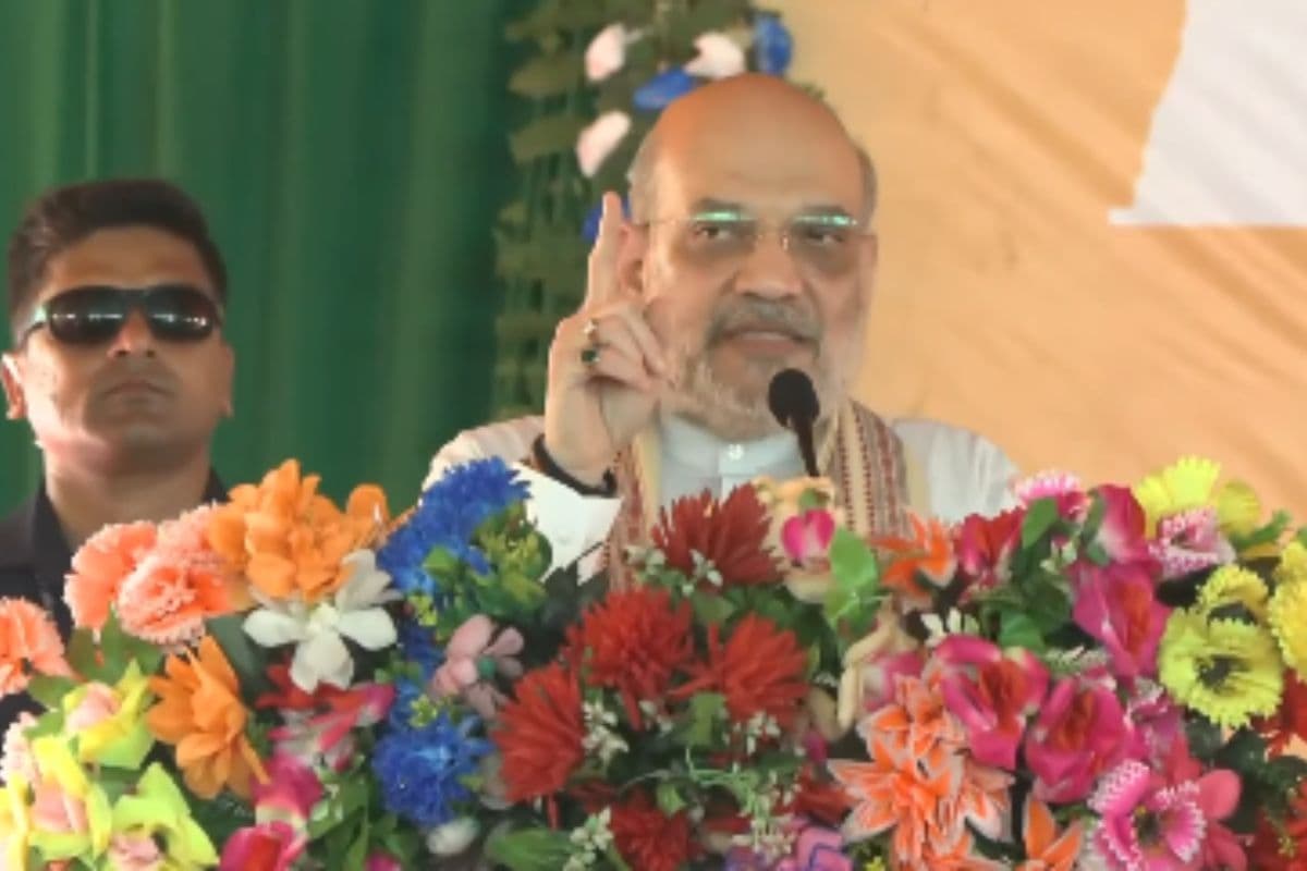 बेगूसराय में जनसभा को संबोधित करते गृह मंत्री अमित शाह बेगूसराय में जनसभा को संबोधित करते गृह मंत्री अमित शाह