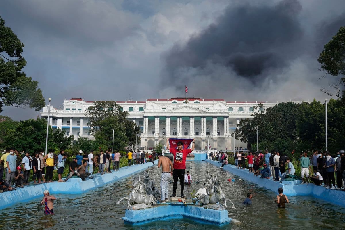 Nepal Violence: नेपाल हिंसा पर एक्शन में भारत, दूतावास की बढ़ाई गई सुरक्षा, नागरिकों के लिए एडवाइजरी जारी