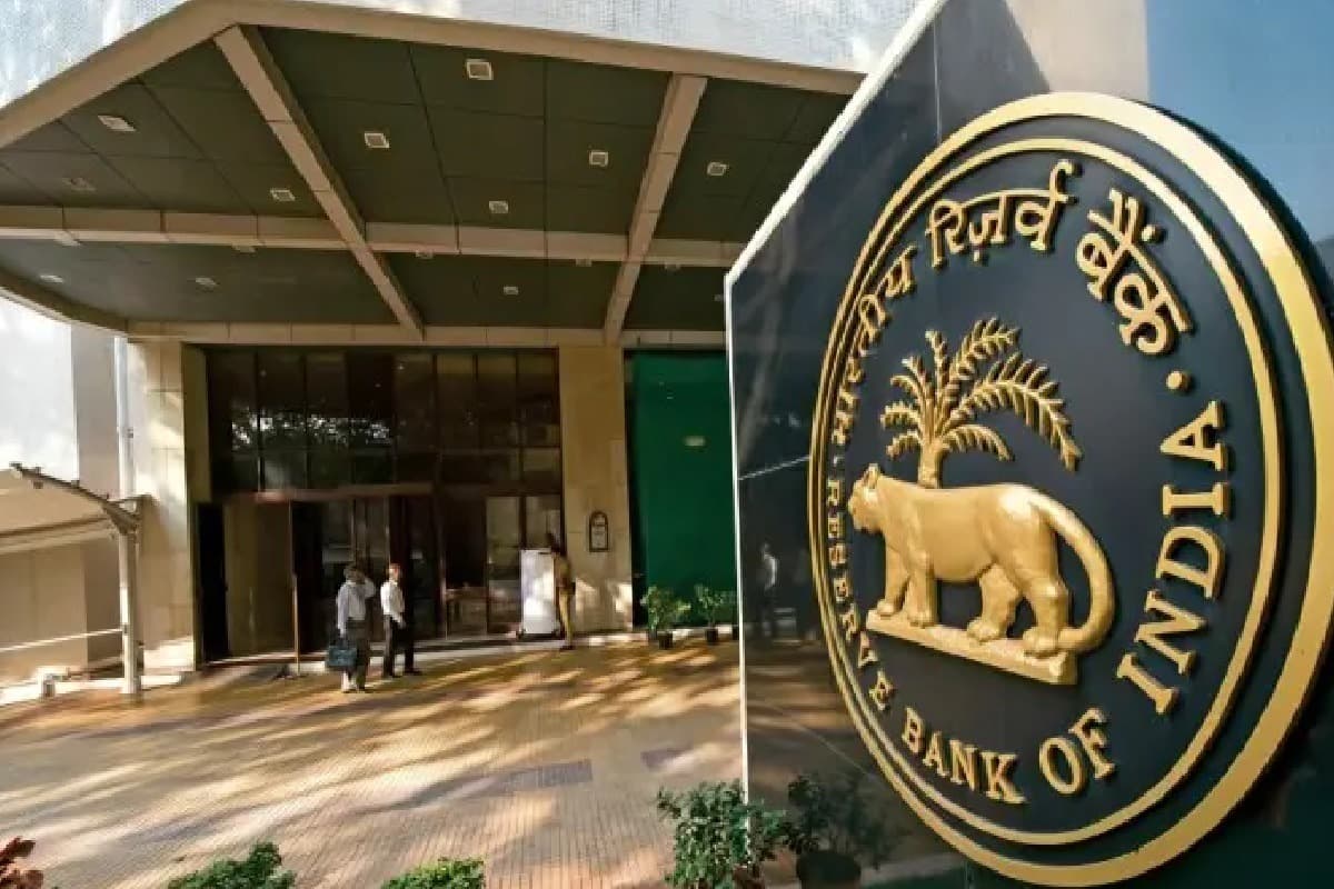 पेमेंट वेरिफिकेशन नियम में बदलाव करेगा आरबीआई, एसएमएस ओटीपी के साथ अपनाए जाएंगे दूसरे विकल्प