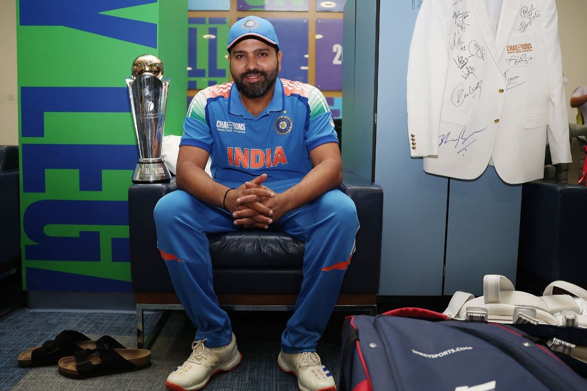 Champions Trophy 2025 Final: Rohit Sharma With Trophy