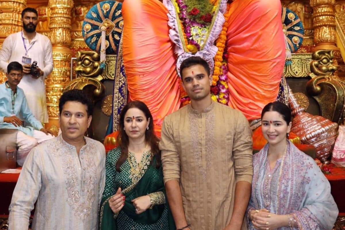 Sachin Tendulkar With Family