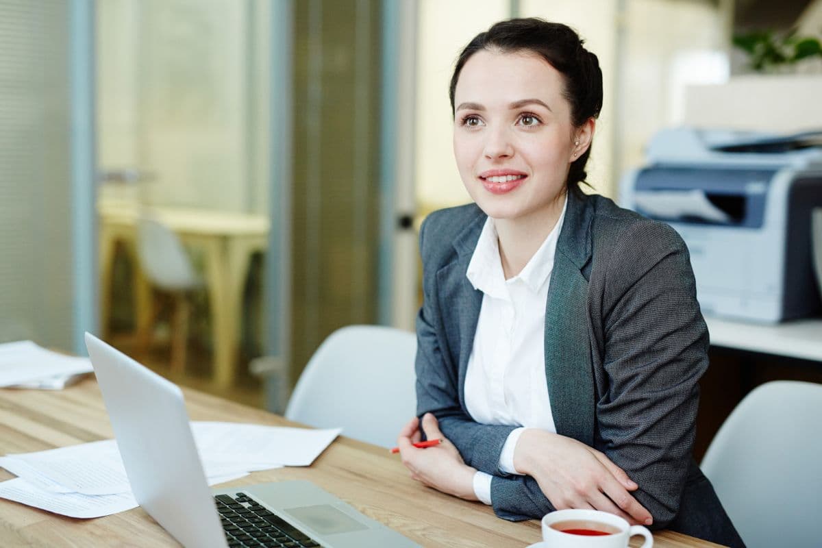 Sarkari Naukri की चकाचौंध नहीं है भाई, Bank में Officer की छोड़ी नौकरी, वजह जान चौंक जाएंगे आप