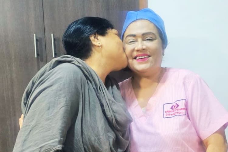 28 साल बाद मिलते ही मरीज ने डॉक्टर को चूम लिया, जशपुर से जयपुर वाया रांची, ऐसी है स्नेहलता की कहानी